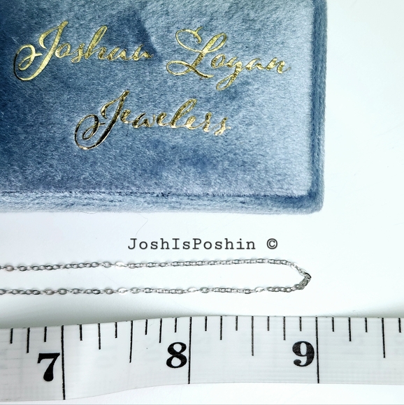 Cyan Moissanite solitaire pendant necklace in sterling silver - Picture 11 of 12